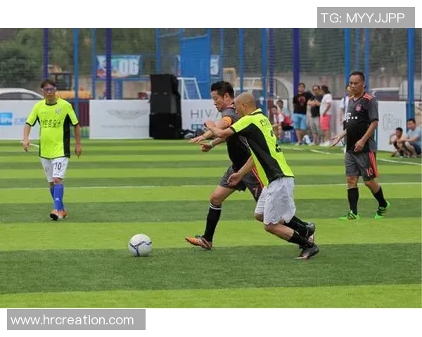 岐阜足球队迎战松本山，争夺关键积分展开激烈对决